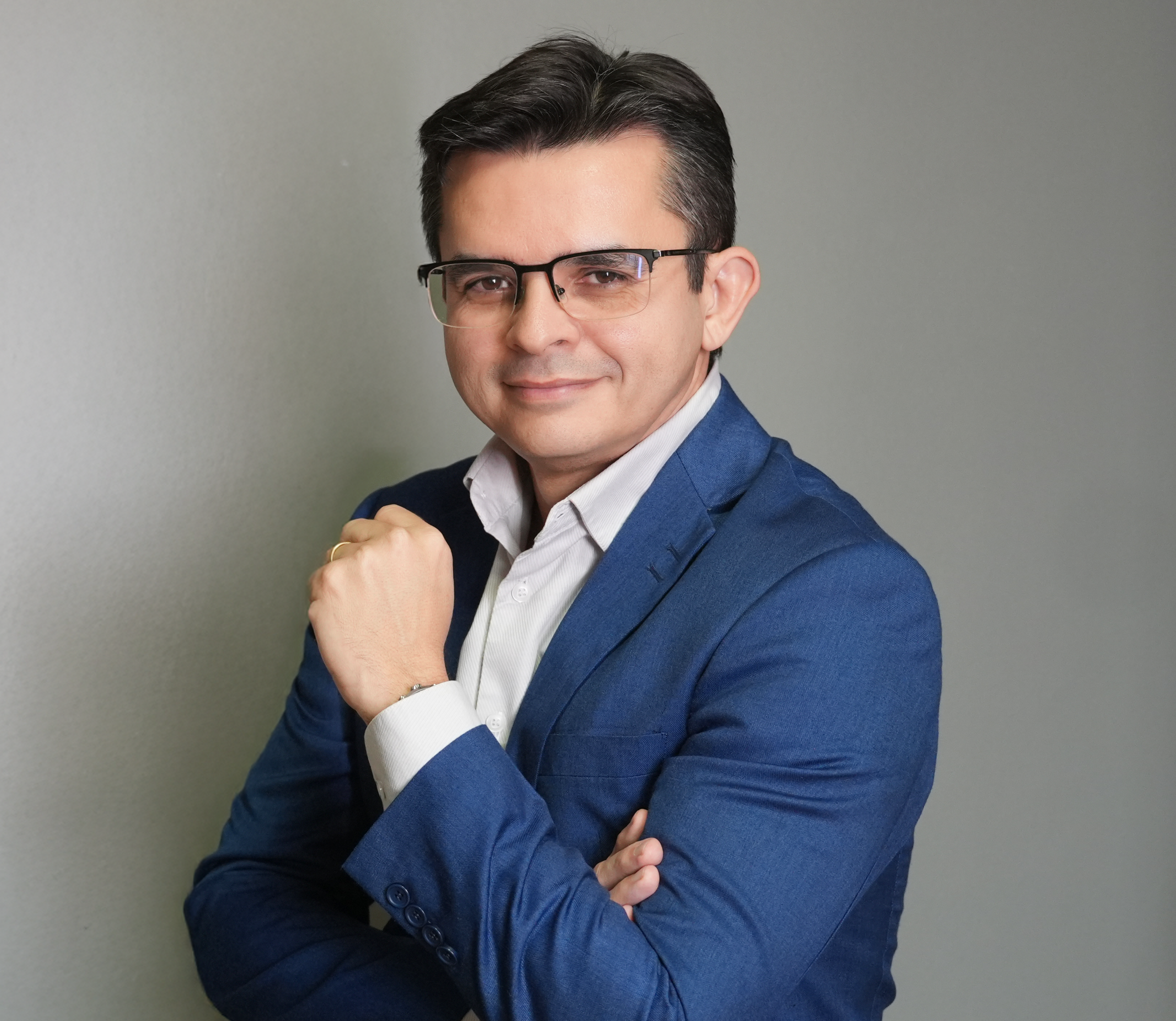 Dr. Ginivaldo Victor